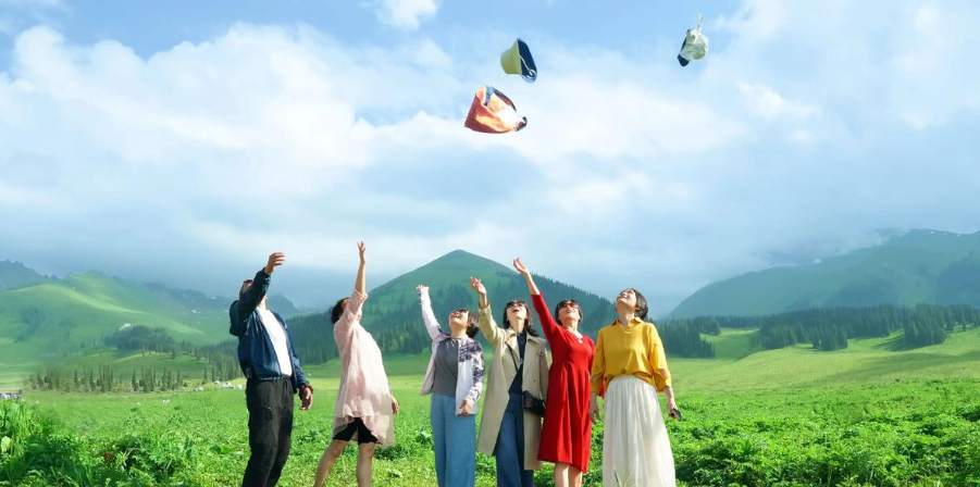 【伊山傍水 】伊犁+独库7 天 6 晚【7座商务舱】