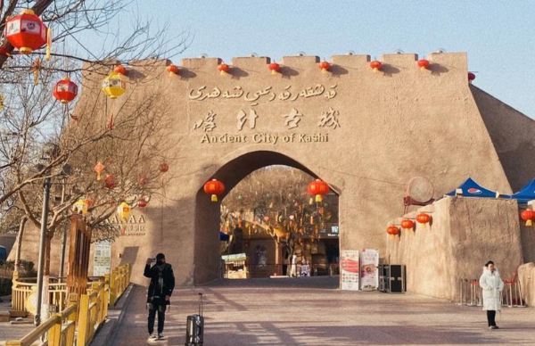 【喀什遇见伊犁】南北疆14天13晚6人拼车小团（喀什起伊宁止）