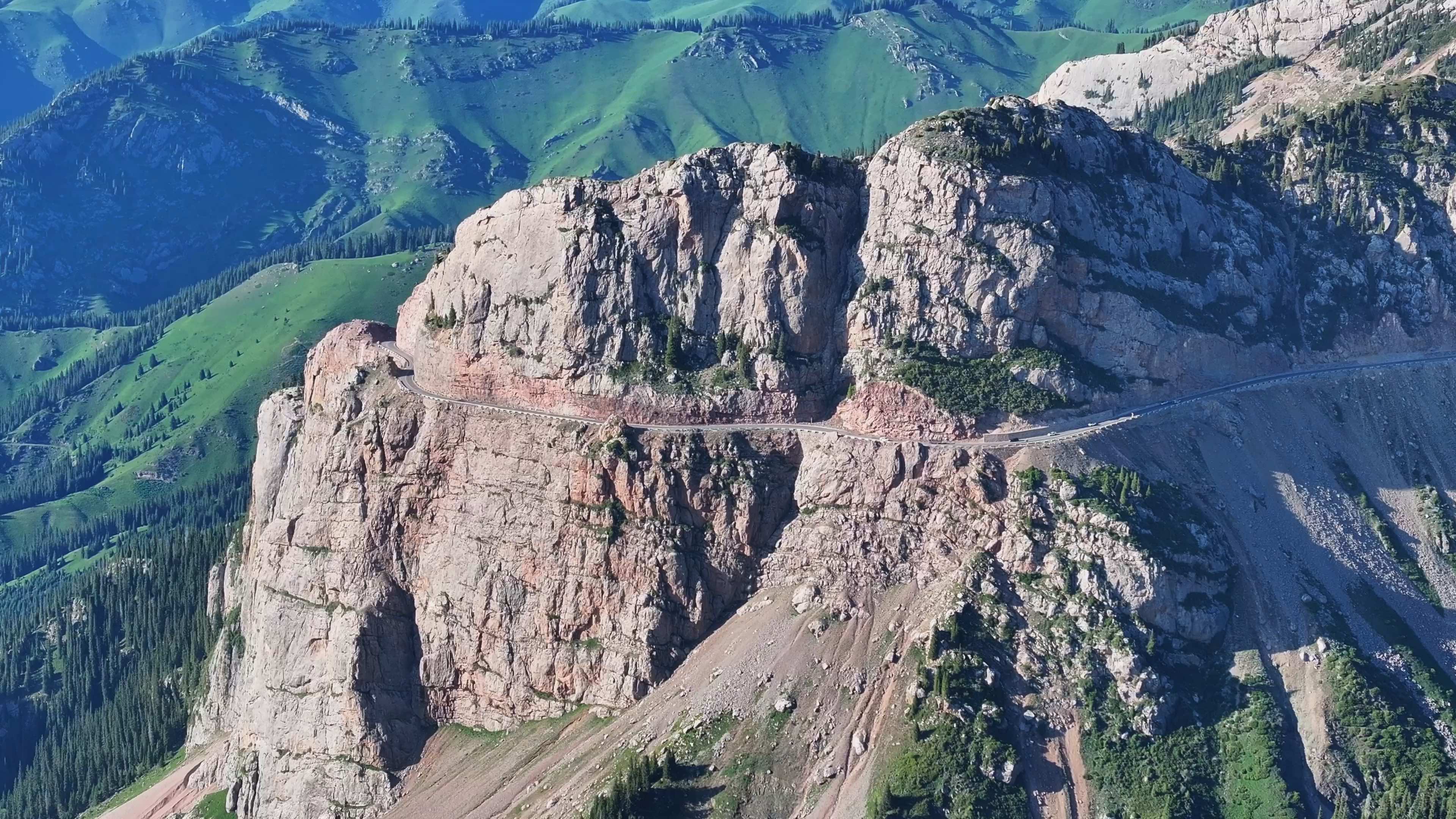 重庆出发新疆旅游报名指南！中西部国旅《小众伊犁》8日游，这才是塞外江南的天花板！